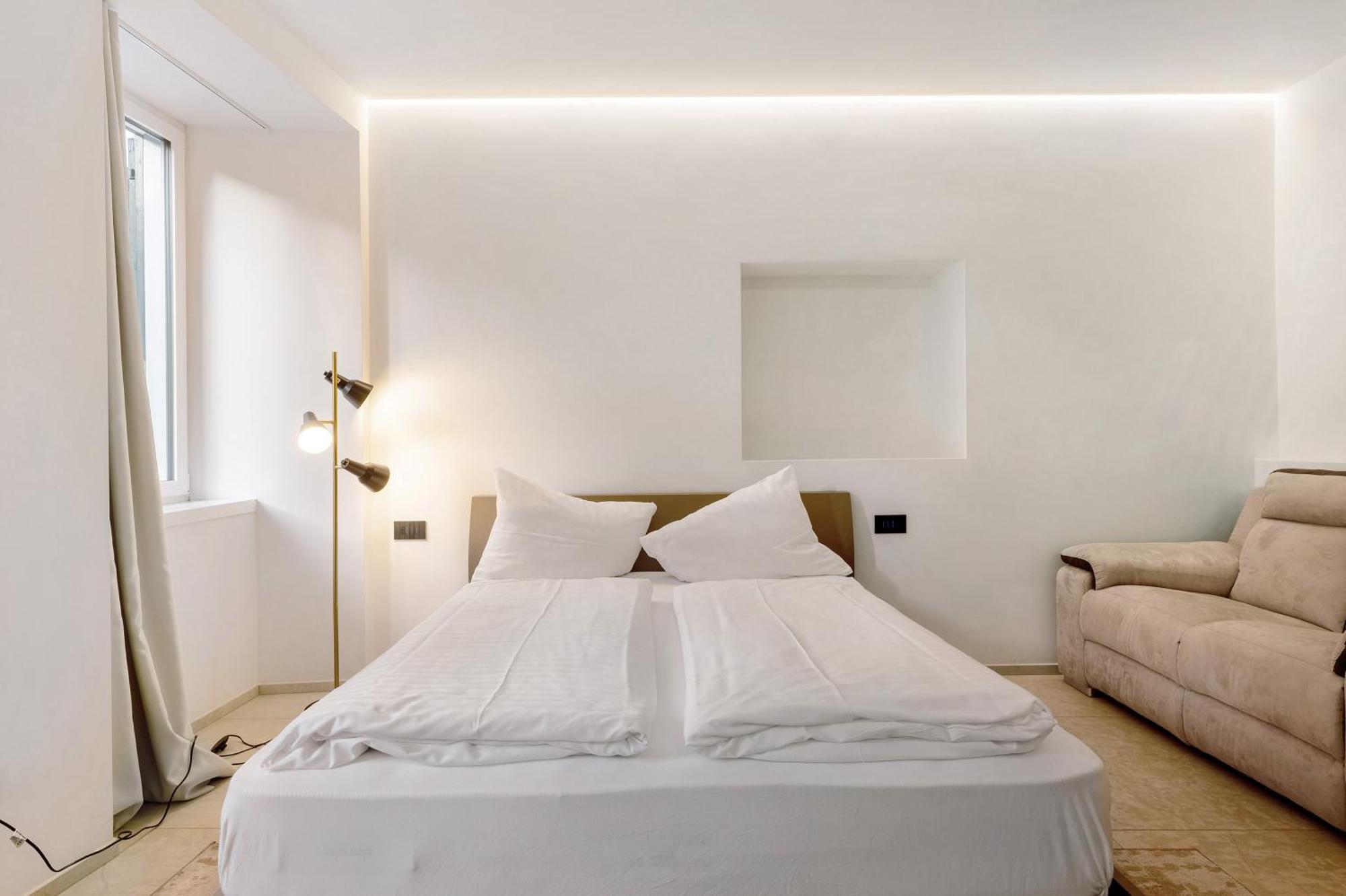 App 103 Palazzo Cavour Apartment *